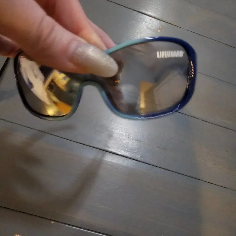 Unisex Active Wear Black & Blue Full Rim UV Protectant kids Sunglasses